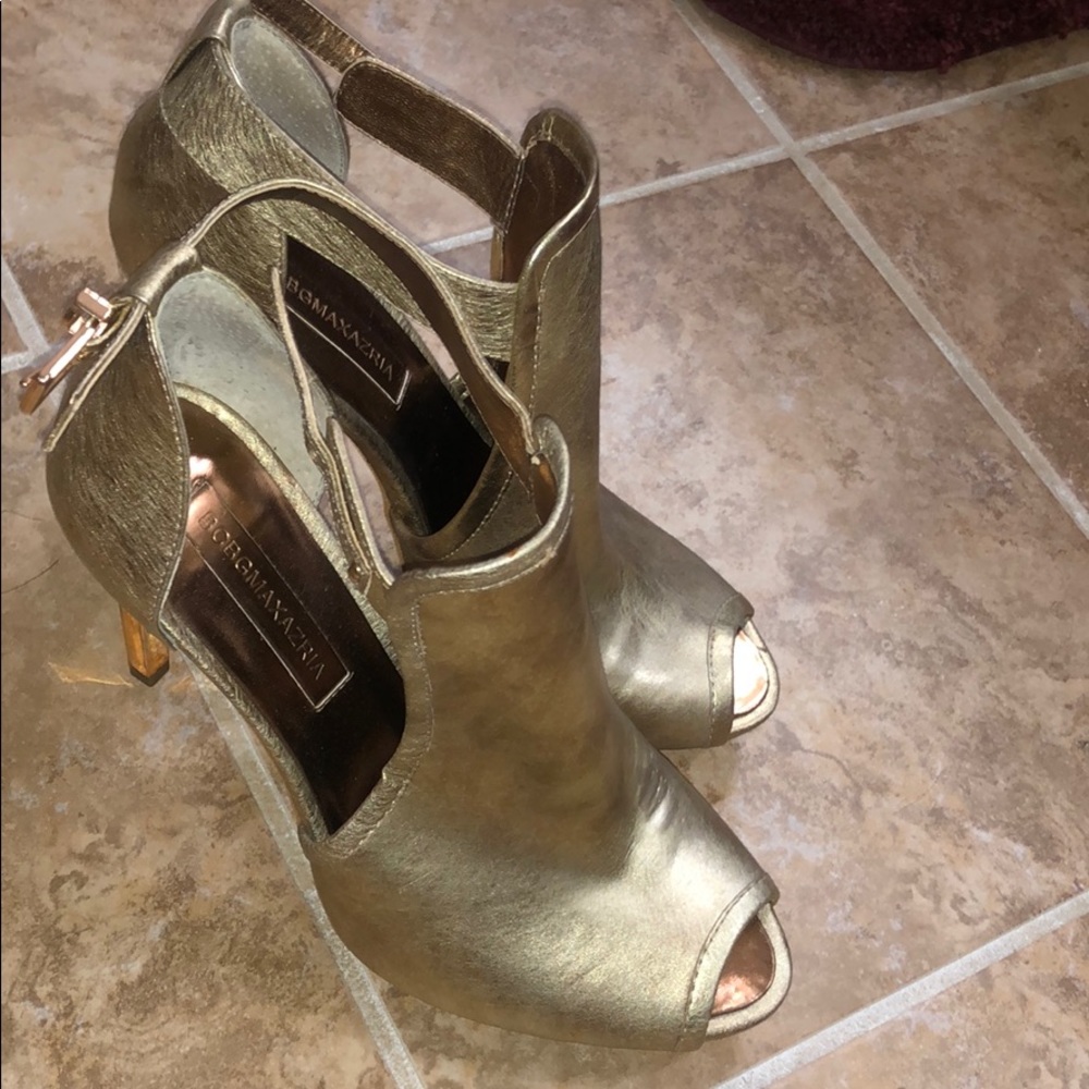 BCBG Open Toe Heels *Never Worn* Size 8